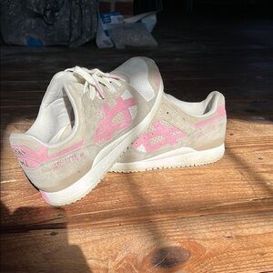 ASICS Men’s Gel-Lyte III Pink and Tan Sneakers